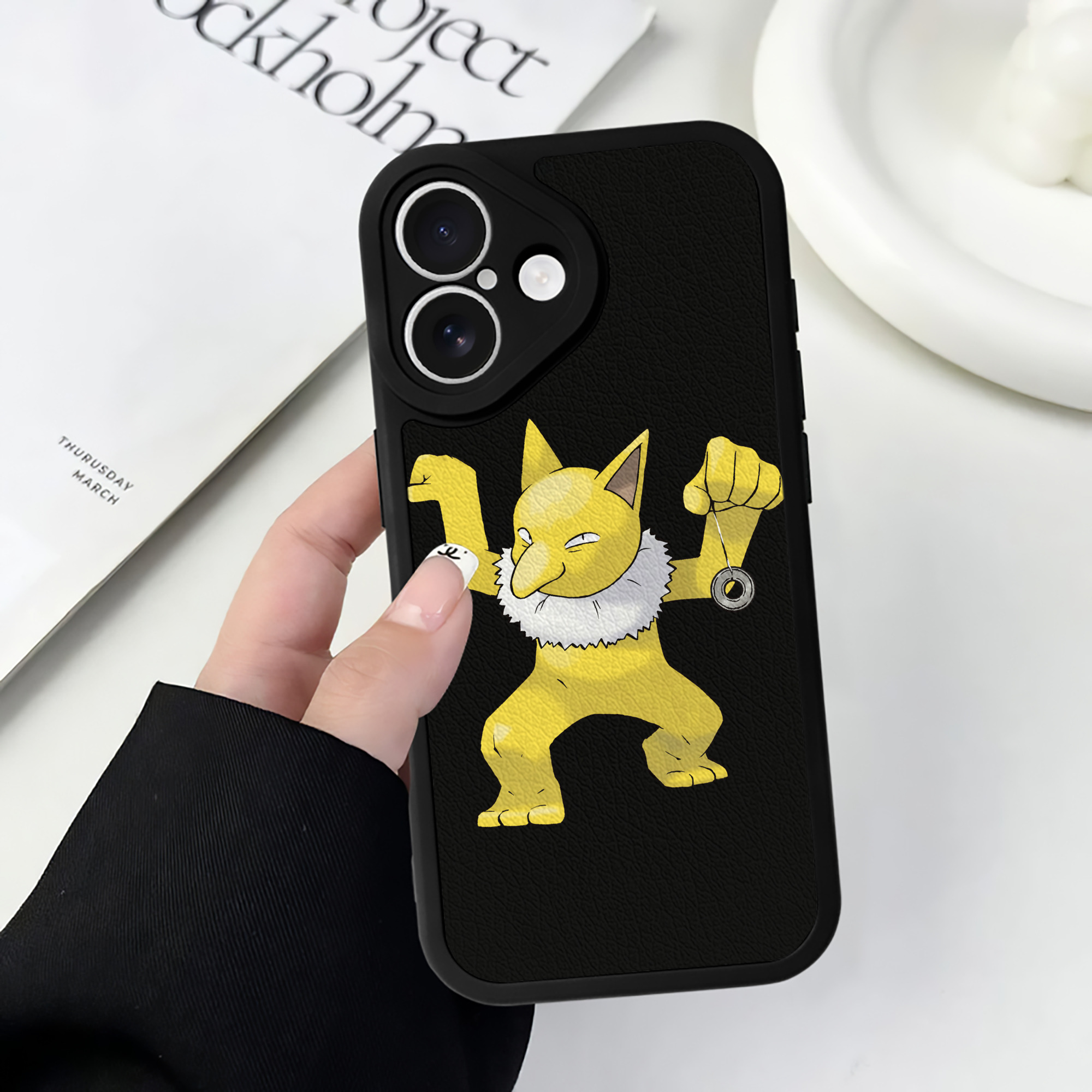 （画像用） ポケットモンスター Pokémon 【iPhone 16シリーズ対応】シリコンスマホケース（レザー調） 材質：シリコン